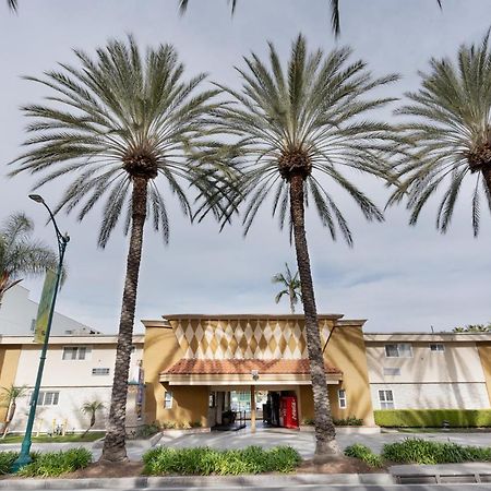 Americas Best Value Inn & Suites Anaheim Exterior foto