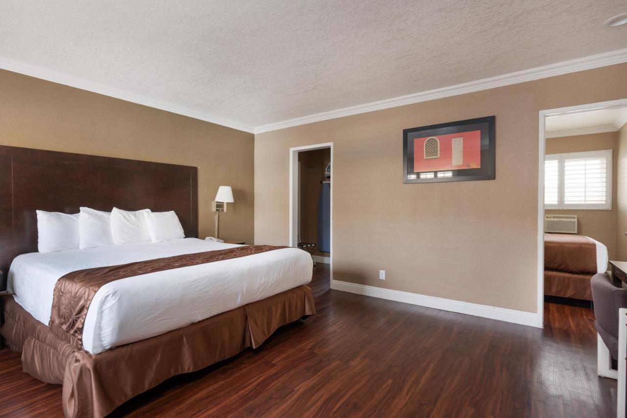 Americas Best Value Inn & Suites Anaheim Exterior foto