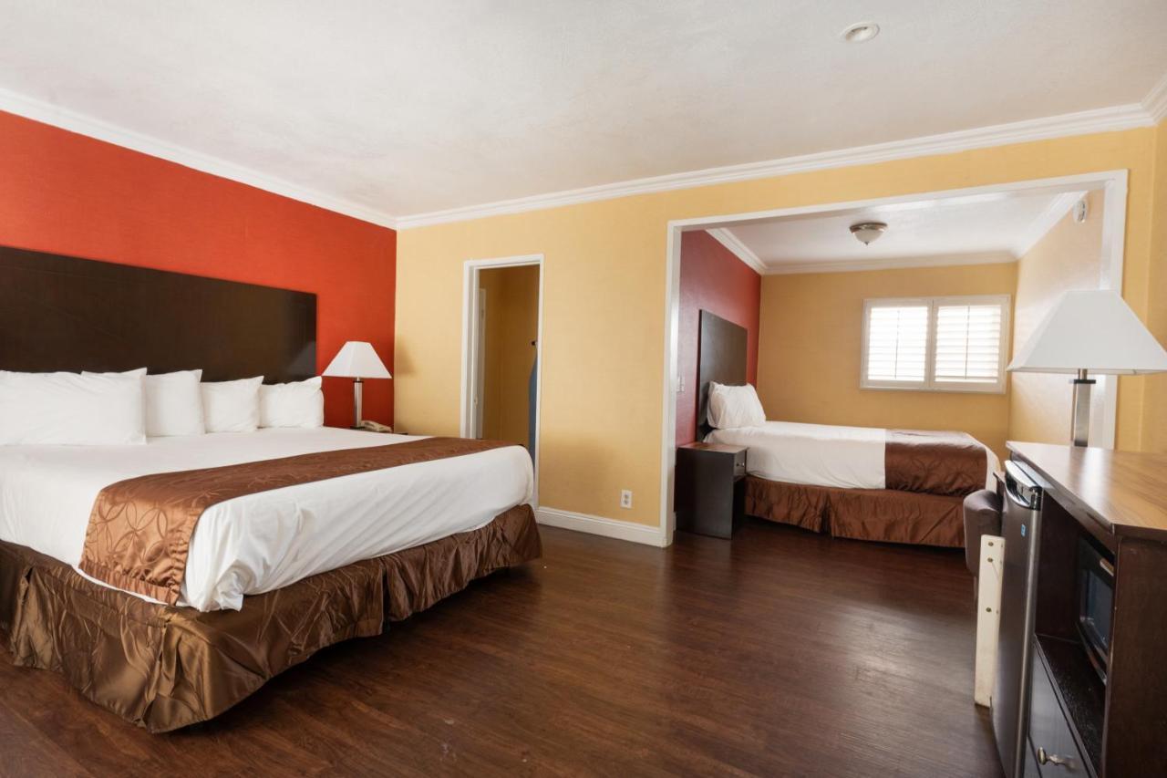 Americas Best Value Inn & Suites Anaheim Exterior foto