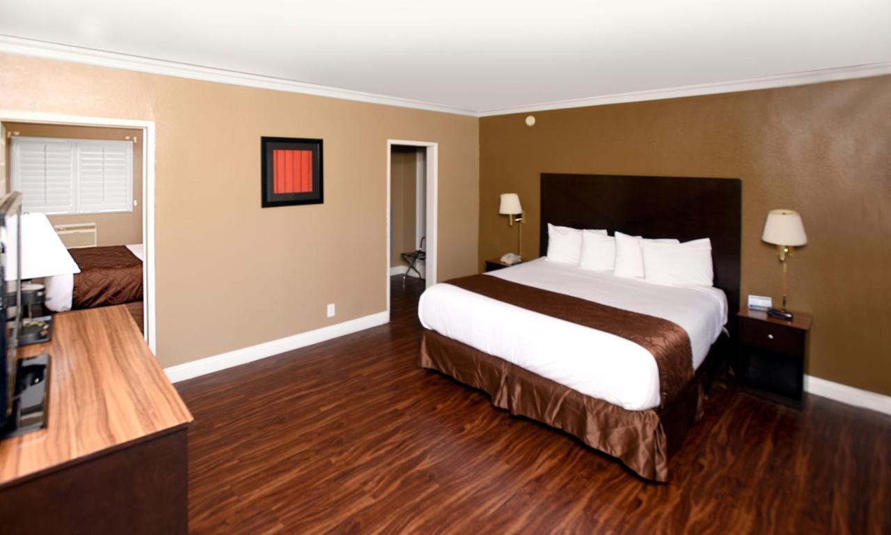 Americas Best Value Inn & Suites Anaheim Exterior foto